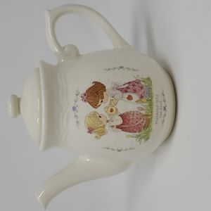 Vintage 1998 Enesco Precious Moments "Friendship Hits the Spot" Teapot.